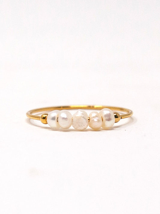Dainty Pearl Ring