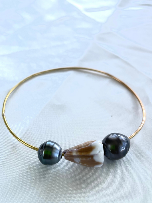 Shell + Tahitian Pearl Bangle